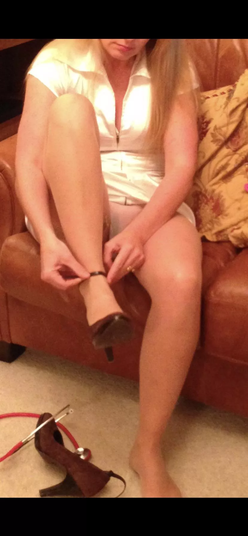 Nude pantyhose for dressing up night posted by Gold_Abroad_3399