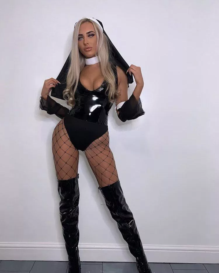 Nun goes clubbing posted by 0rangeeAppeal