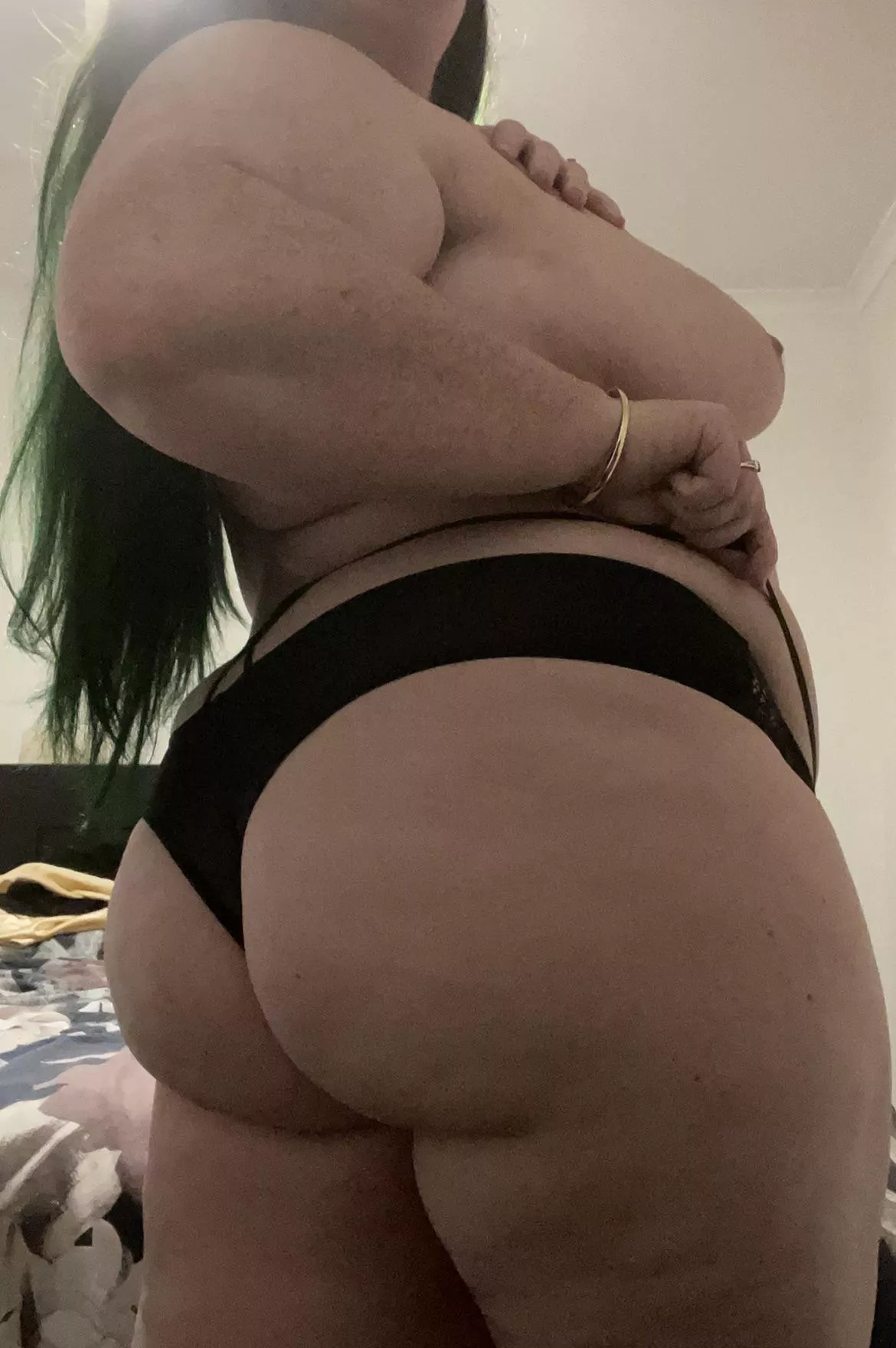 Obligatory hump day post 🖤 posted by mumma-bat