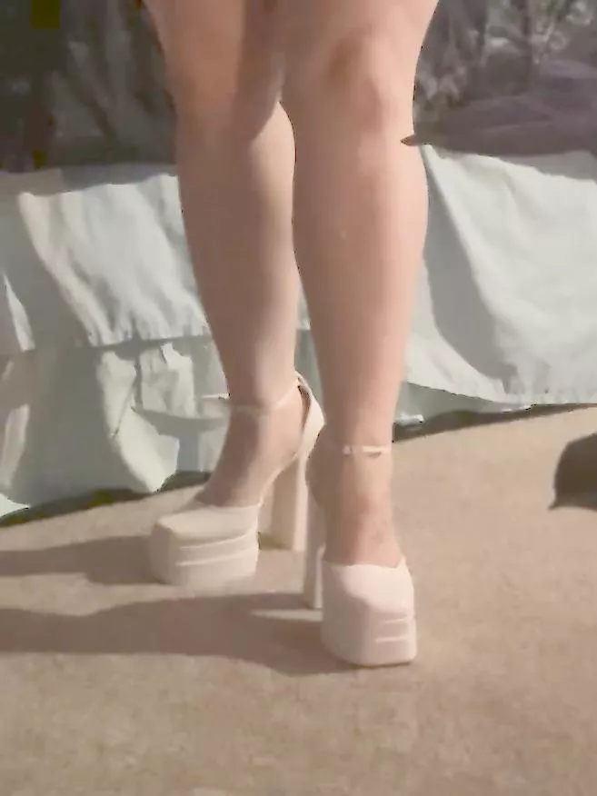 Obsessed with these new knock off Versace platforms, even if they are a bit too big! posted by keighleypage