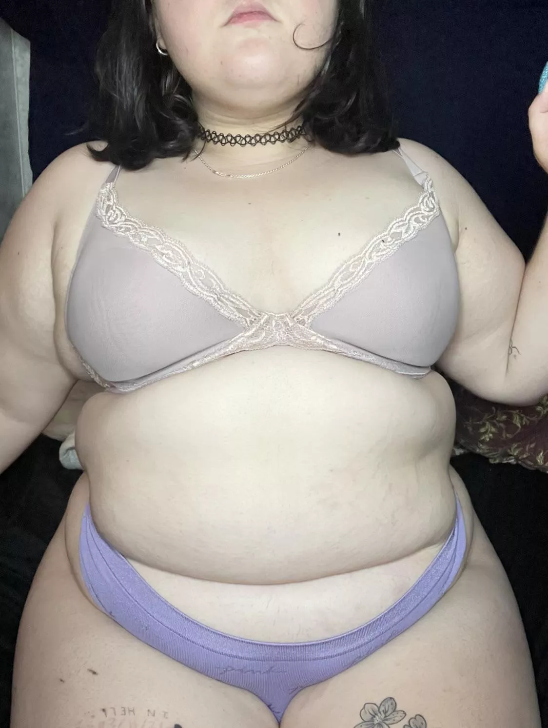 [OC] beautiful curvy bbw 🤍 i am 18 and i love to have fun 🥰 posted by peaches694