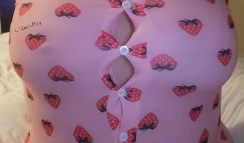 [OC] Burstin' Berries 🍓 by sloanflay