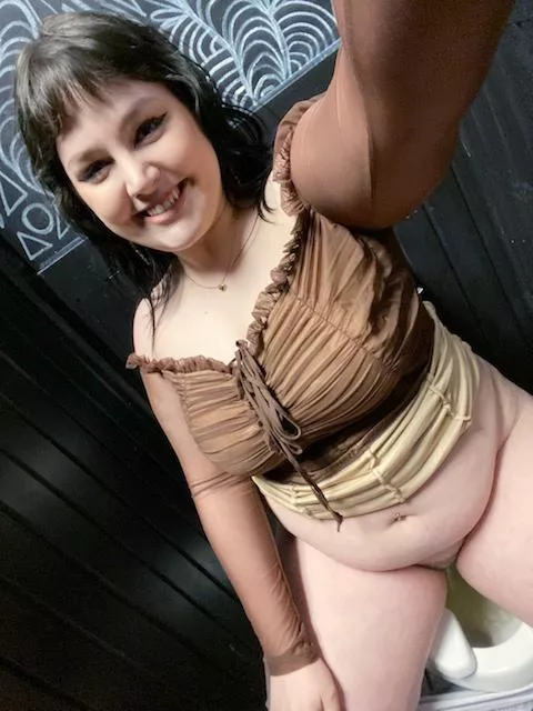 [OC] my [F]26 wife sent me this sneaky pissing pic from the bathroom of the restaurant while on our 1st date with a new girlfriend. Gods I love her posted by darlingnikki96_owner