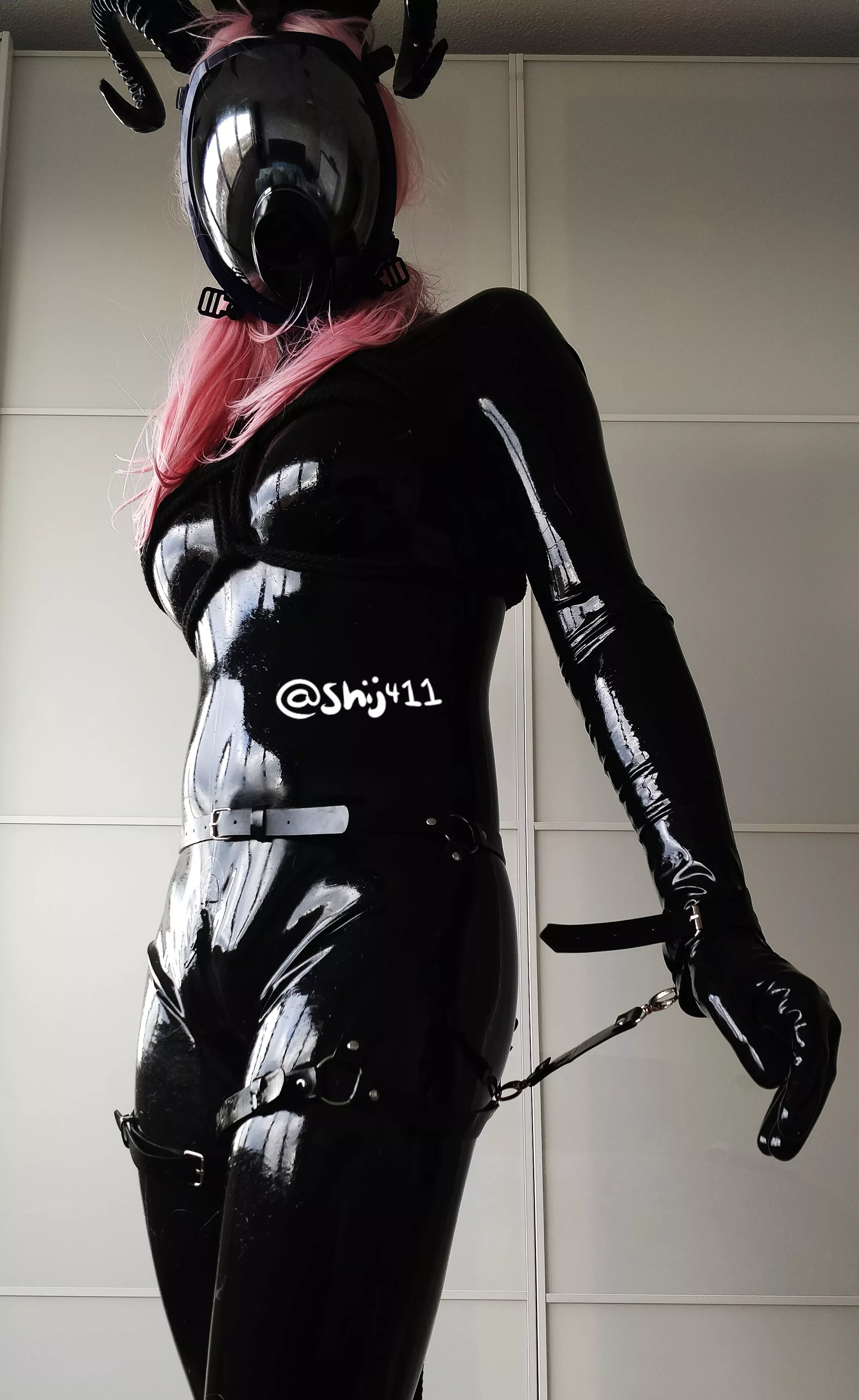 [OC] These flimsy chains barely contain me 💜 posted by Shijuuichi