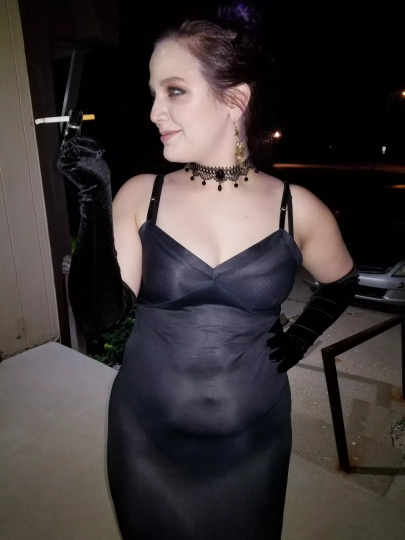 [OC] throwback to last summer, having a smoke while enjoying the night with my submissive [F]26 Queen posted by darlingnikki96_owner