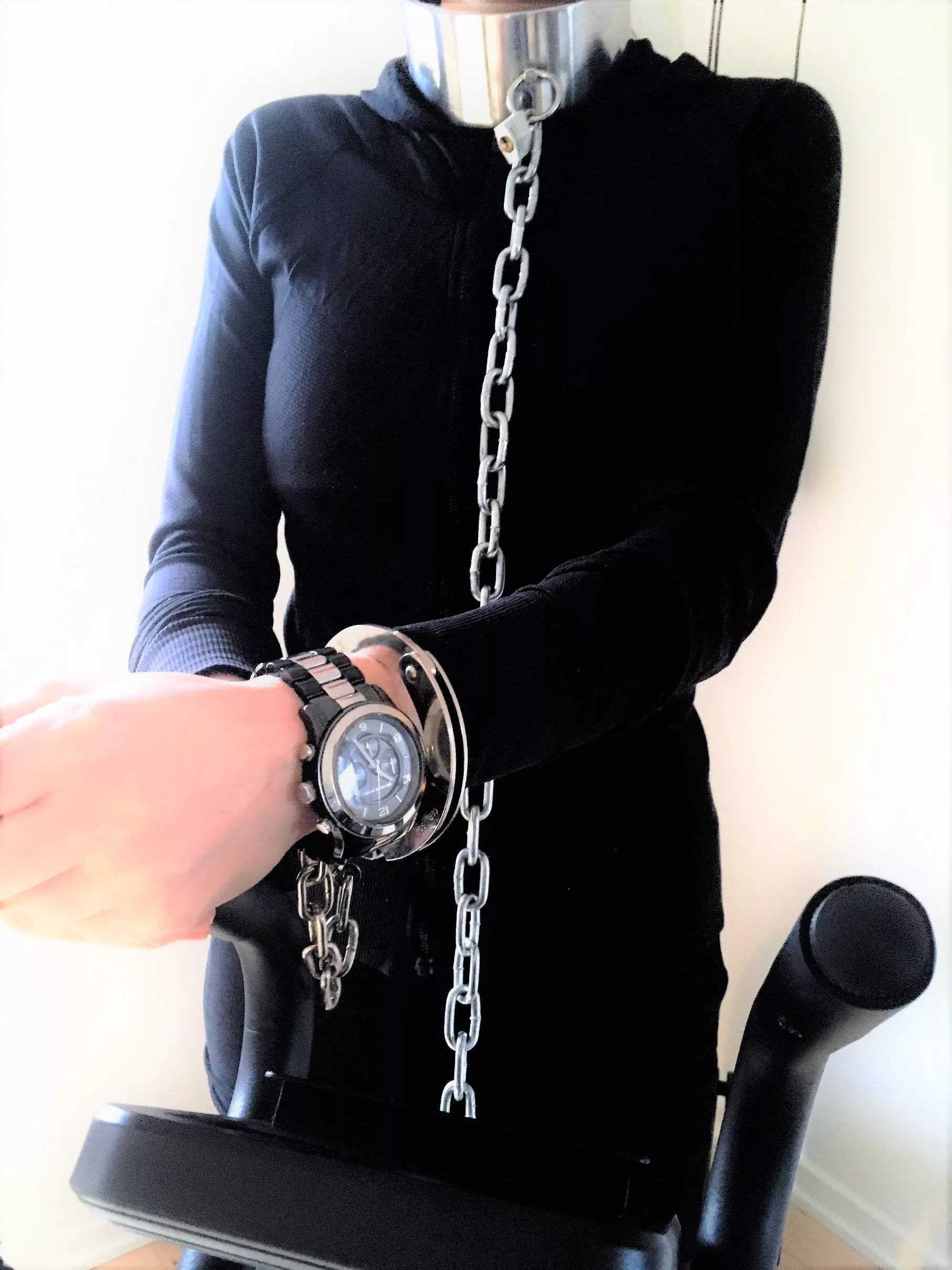 [OC] Using bondage to exercise - collar is locked to cross-trainer with a 30 min icelock posted by JessicaShackled