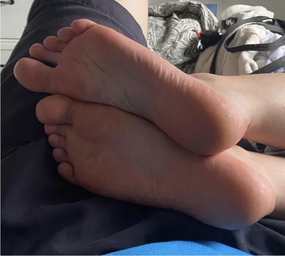 [OC] Who likes my soles 😘 by Think-Vermicelli6290