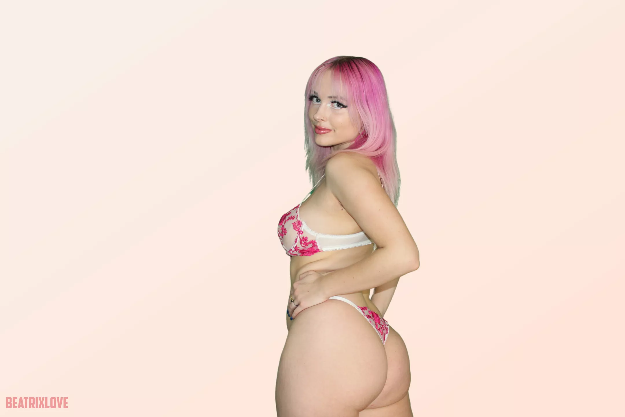 [oc[[domme] you are pathetic posted by BeatrixSmith