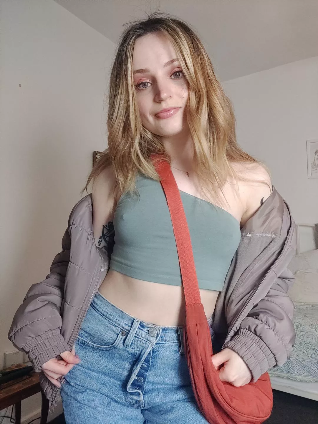 Off to go get dinner without my bra. Oops. posted by naughtykittykatty1