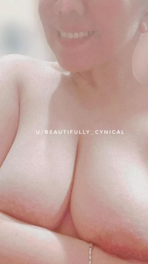 O(f)f to somewhere south to have a sleepover with my After Dark kids. 'Coz I'm one cool Tita. Lol. Happy Saturday, folks! 💋 by Beautifully_Cynical