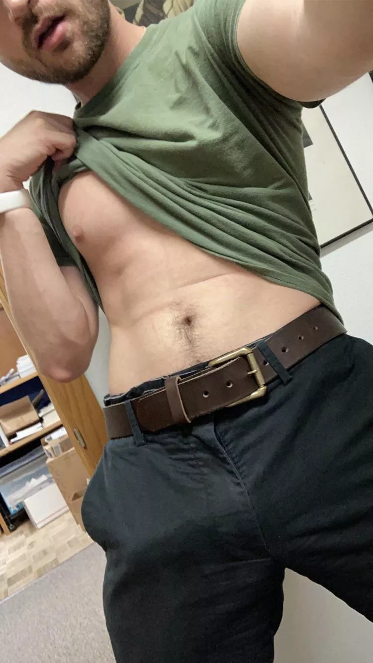 Office Bulge posted by Azoreanese