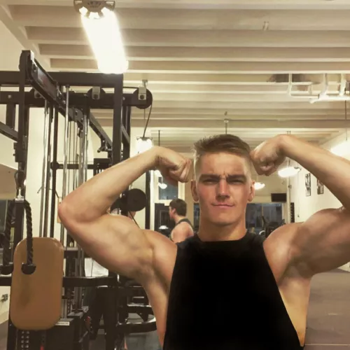 Officially 18! 🤫 by stargash