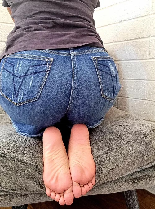 Oh hello there. by spicytwinkletoes