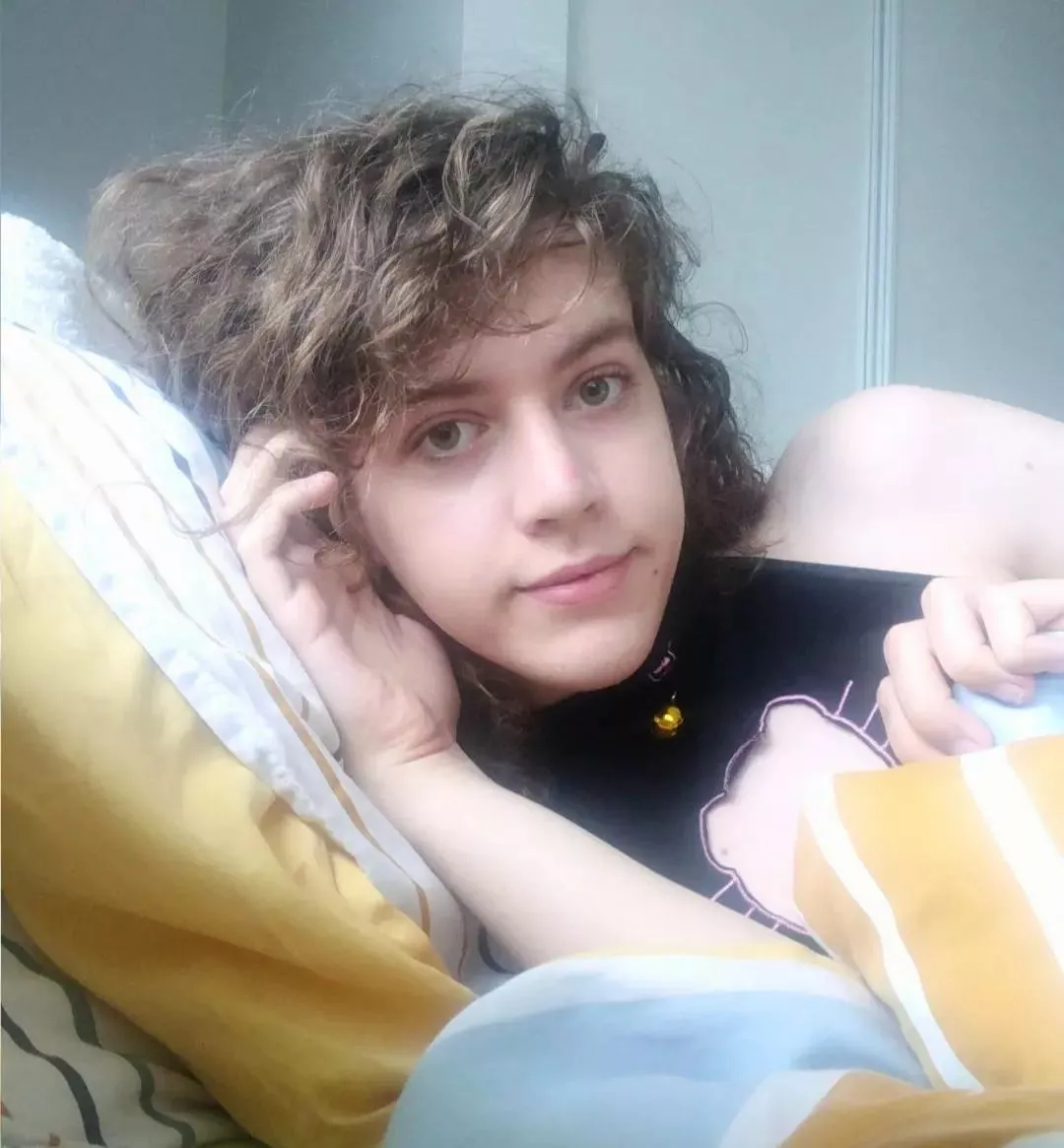 oh? hi there bed friend! posted by sammy0panda