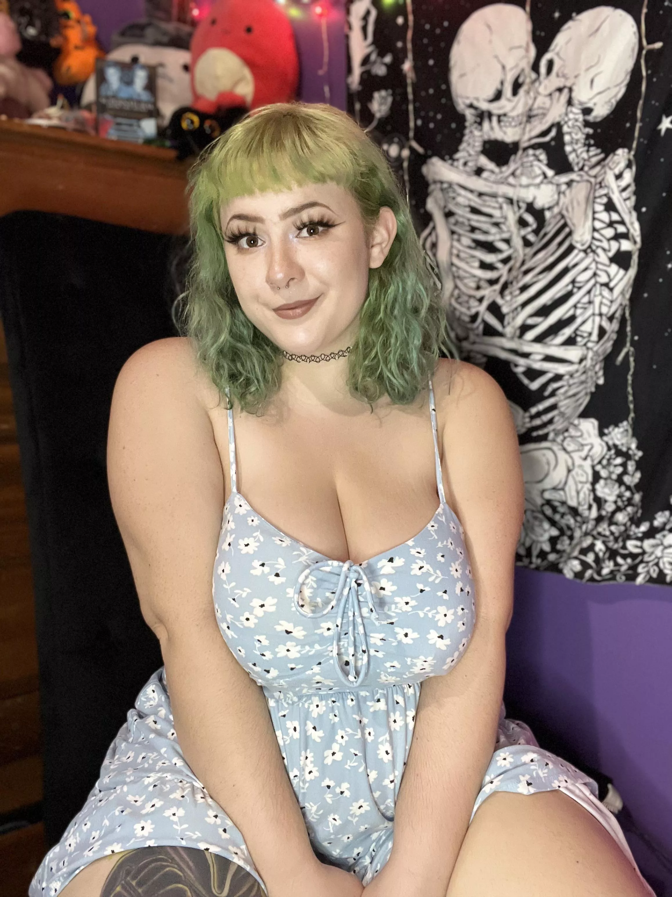 Oh how innocent I look as I ruin you 😏 [domme] xx posted by LeahLuna688