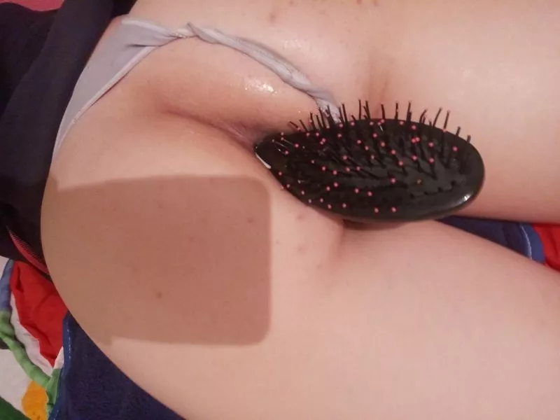 Oh it hurts... it's soooo [f]ucking tight! posted by slutyrelapse