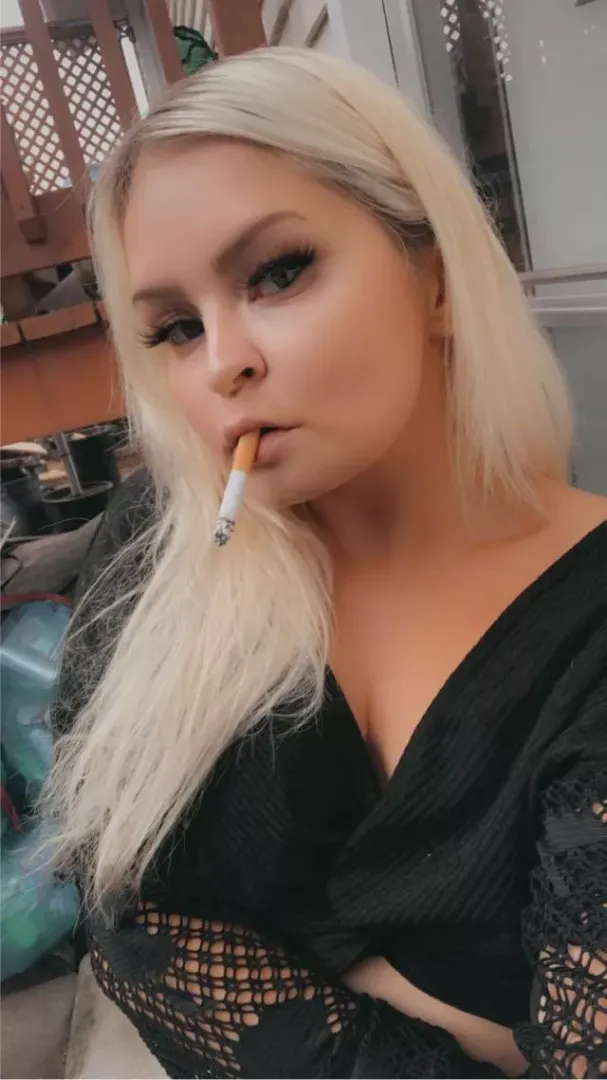 ohey ;) posted by blondebaby420_