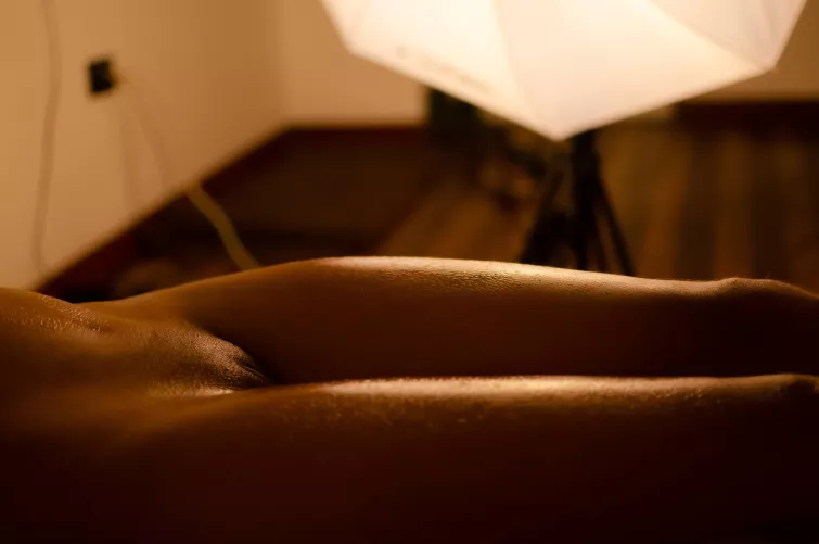 Oiled up work of art by Alicebluwu