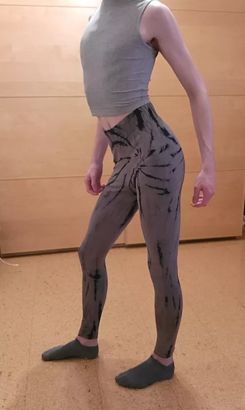 Ok. I'm really New to This. I hope this is acceptable. Might delete later. Am I doing it right? :/ And I'm Sorry... I Can not pose :( by Cedrik_fl