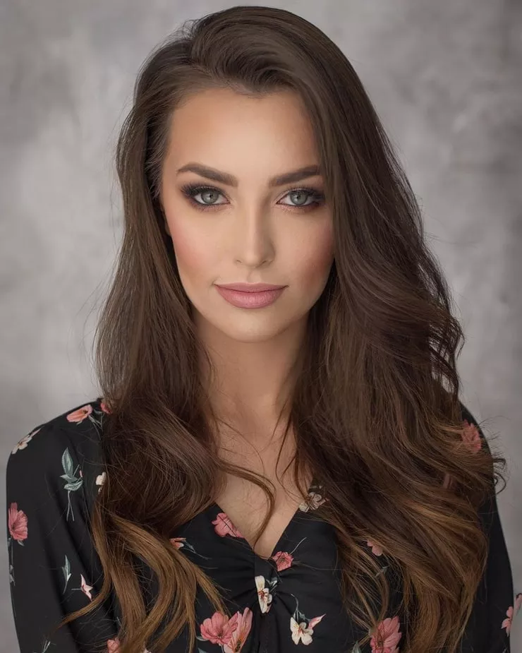 Ola Przywitowska. posted by FormerFruit