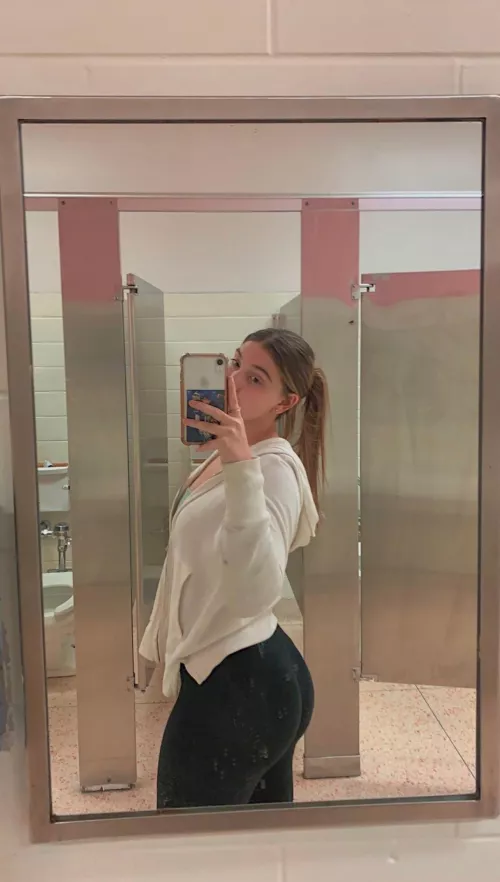 Old pic but a goodie by Okfly1102