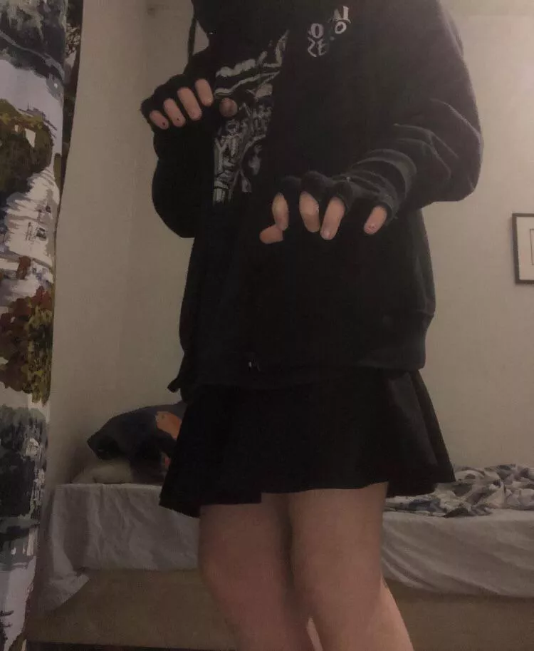Old pic, just wanted to show my outfit :) posted by Thatonebiguy1