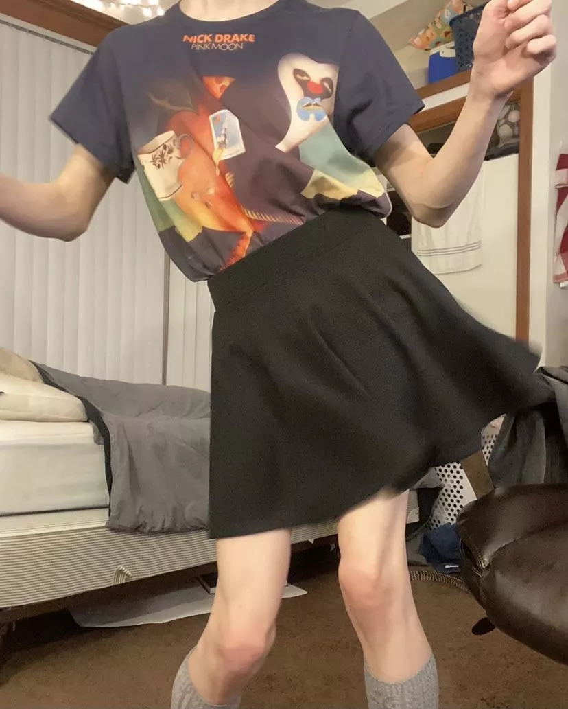 old pic of favorite skirt ☺️ posted by ilikewardkimball
