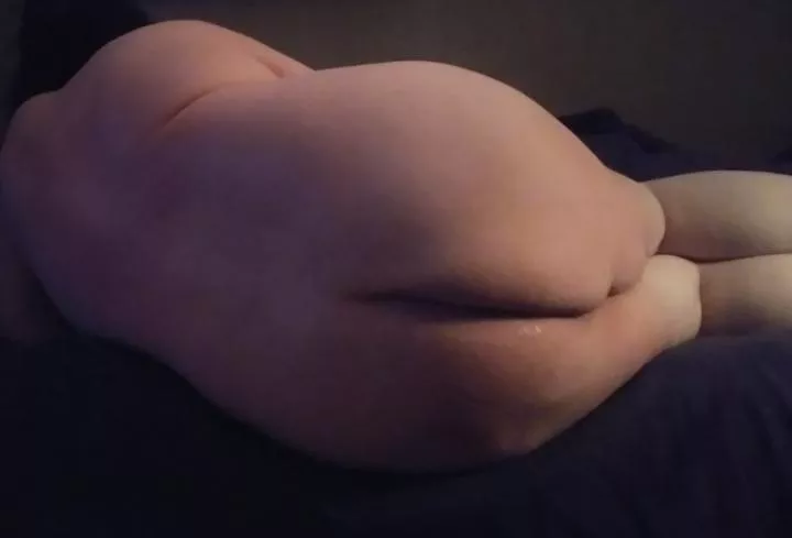 older chub bottom sub looking for his younger top posted by gothstivic