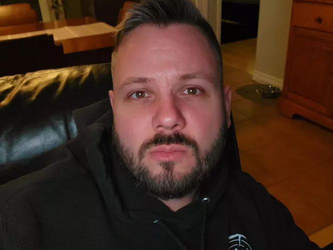 Older guy here... looking to chat with people. DM open! 😁 by Dramatic_Situation80