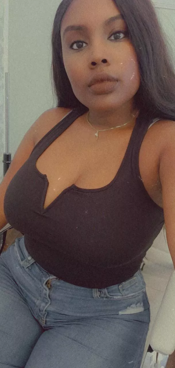 Older guys to the [f]ront 😏 posted by TxMagnolia