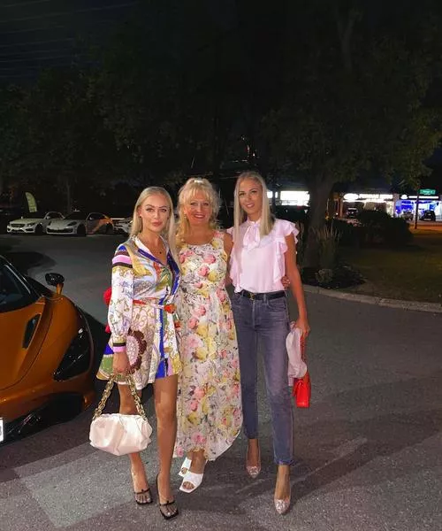 Older Sister by tbblkfbigs