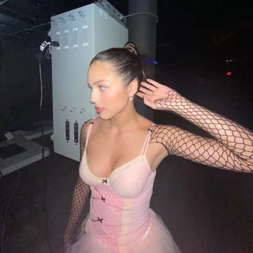 Olivia Rodrigo gets my wood rock solid by brucewayne1919