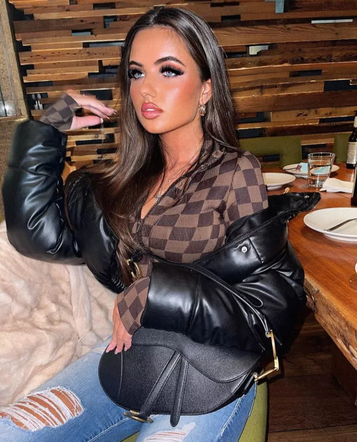 Olivia posted by corruptusextremis