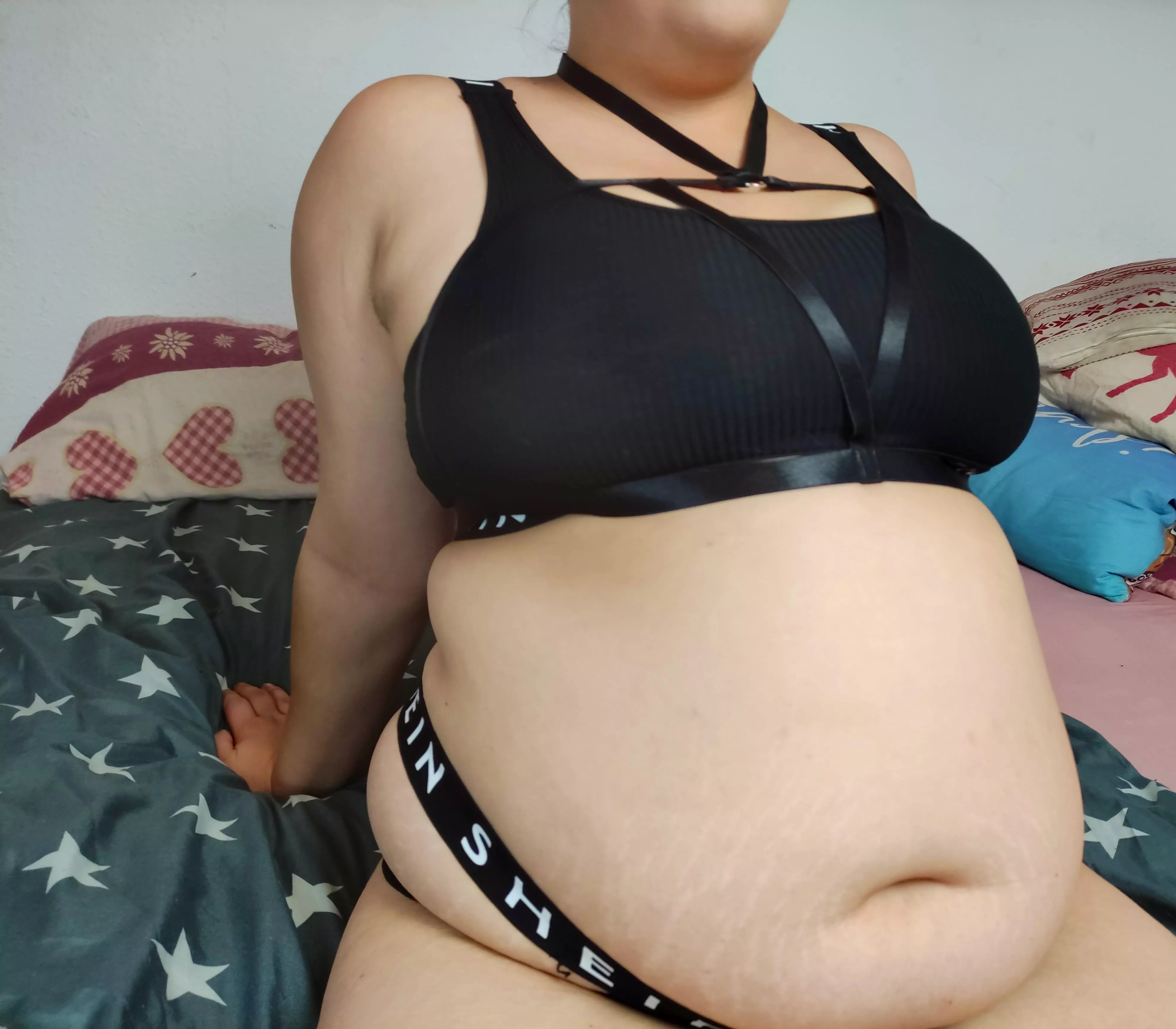 omg, my belly got huge👉👈💜 posted by growingmali99