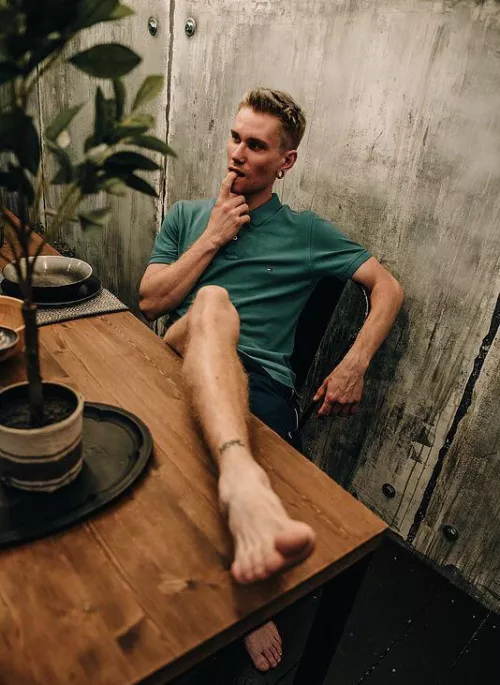 Om-Nom-nom by Hartfuuu