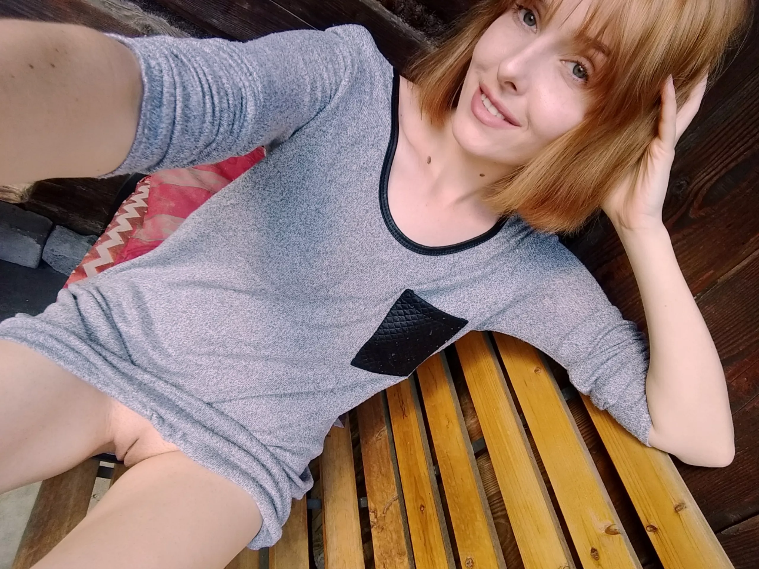 🍑 On a bench in an atmospheric cafe... Pussy loves freedom! 🍑 posted by VanillaRosse