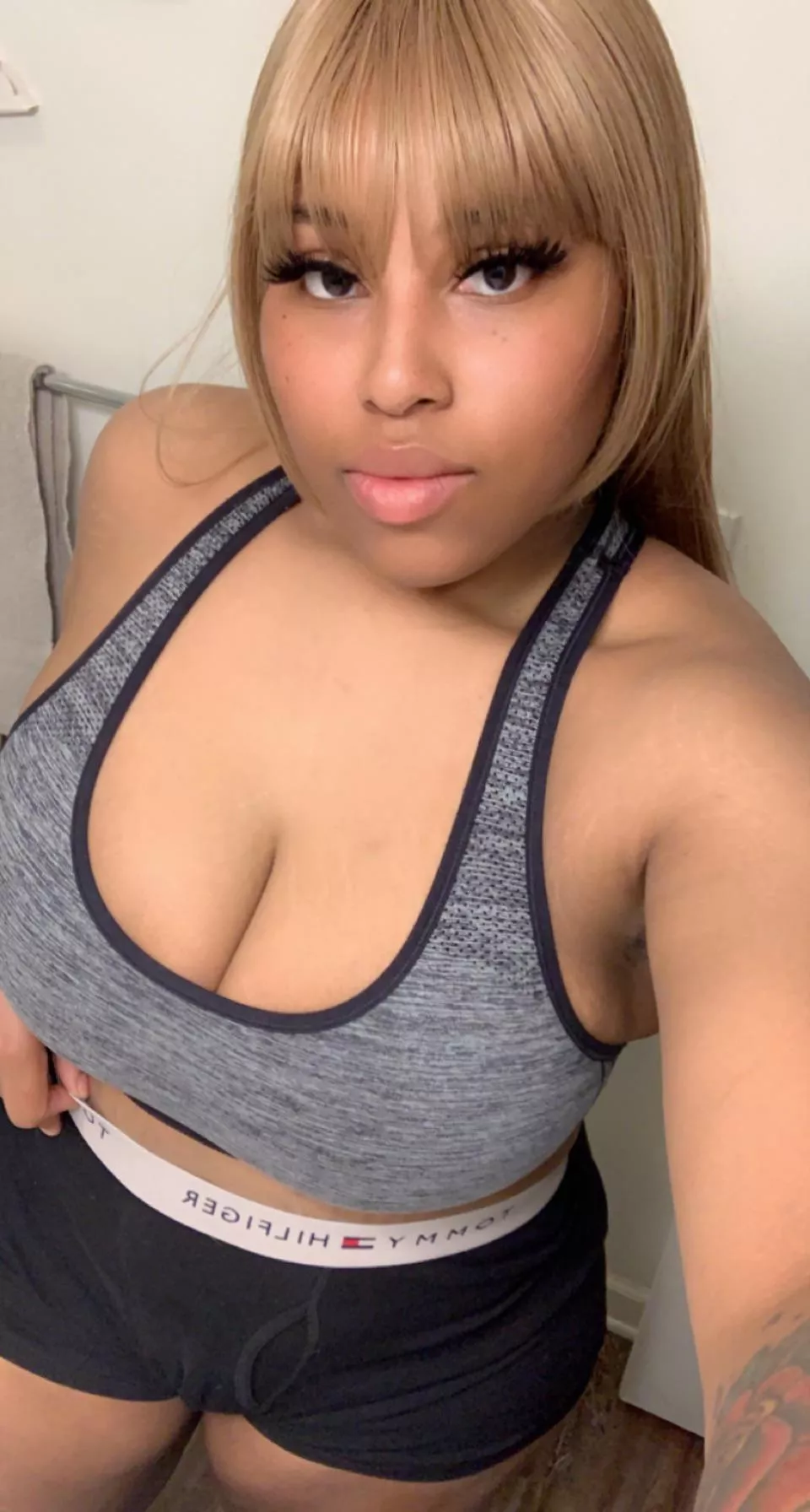 On a scale of one to ten how captivating are my eyes? posted by LatinaNinaa