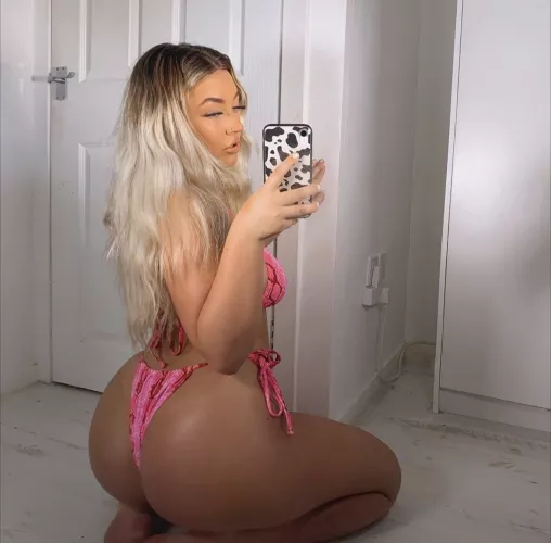 on her knees already by explorer_indi