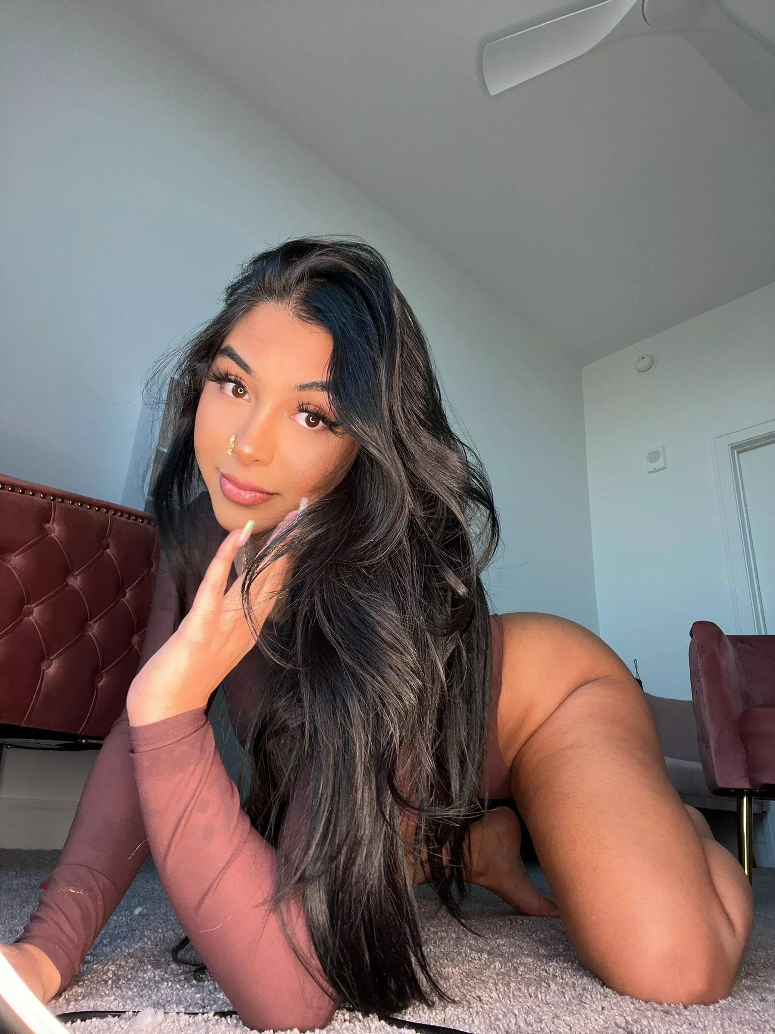 On my knees 😏 posted by NoMasterpiece636