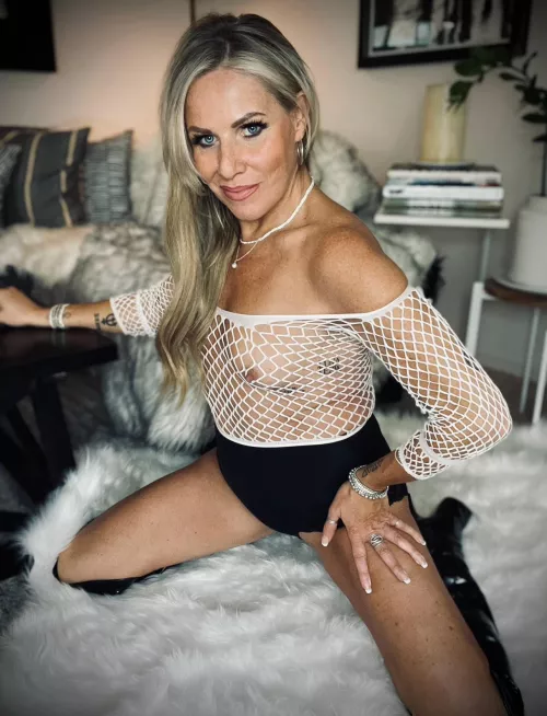 On the prowl…. by LongLegzLizzie