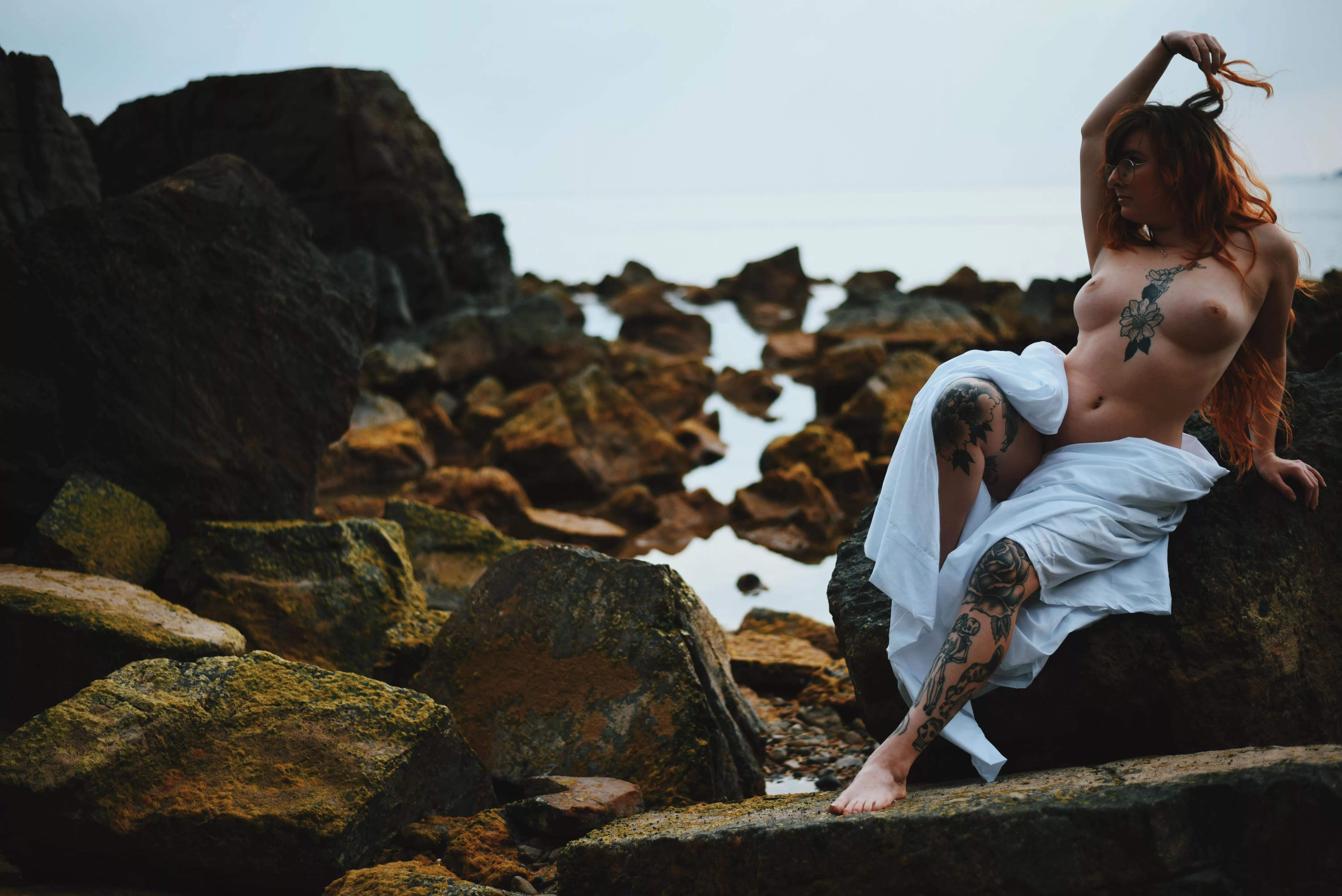 on the rocks posted by rachelly_rae