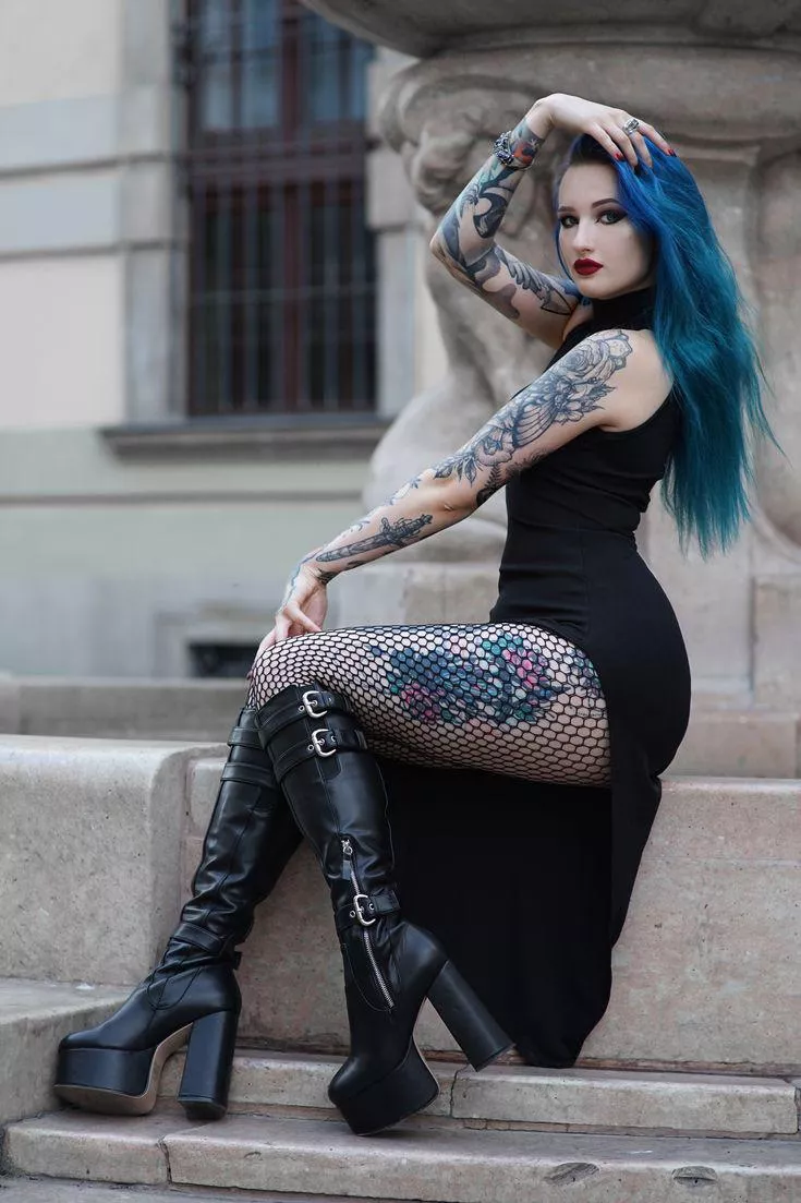 On the steps posted by 0rangeeAppeal