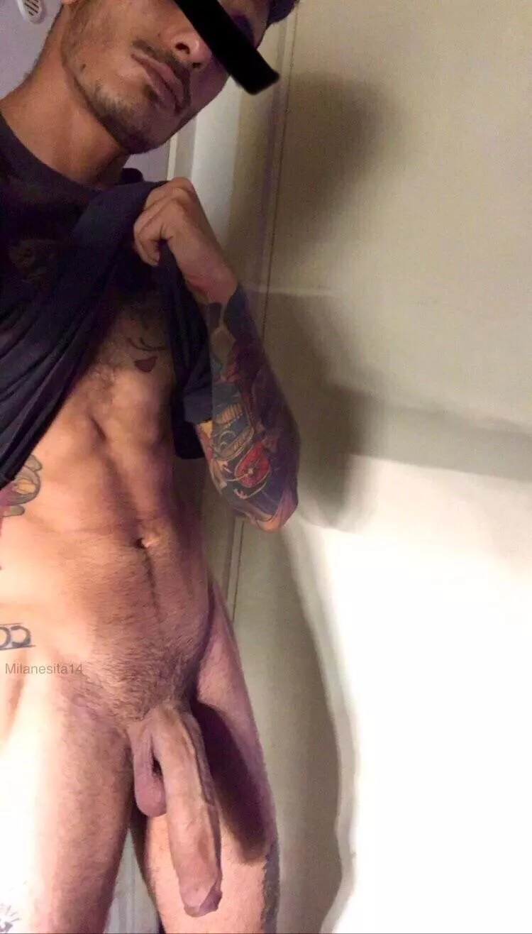 On your knees 😈 posted by milanesita14