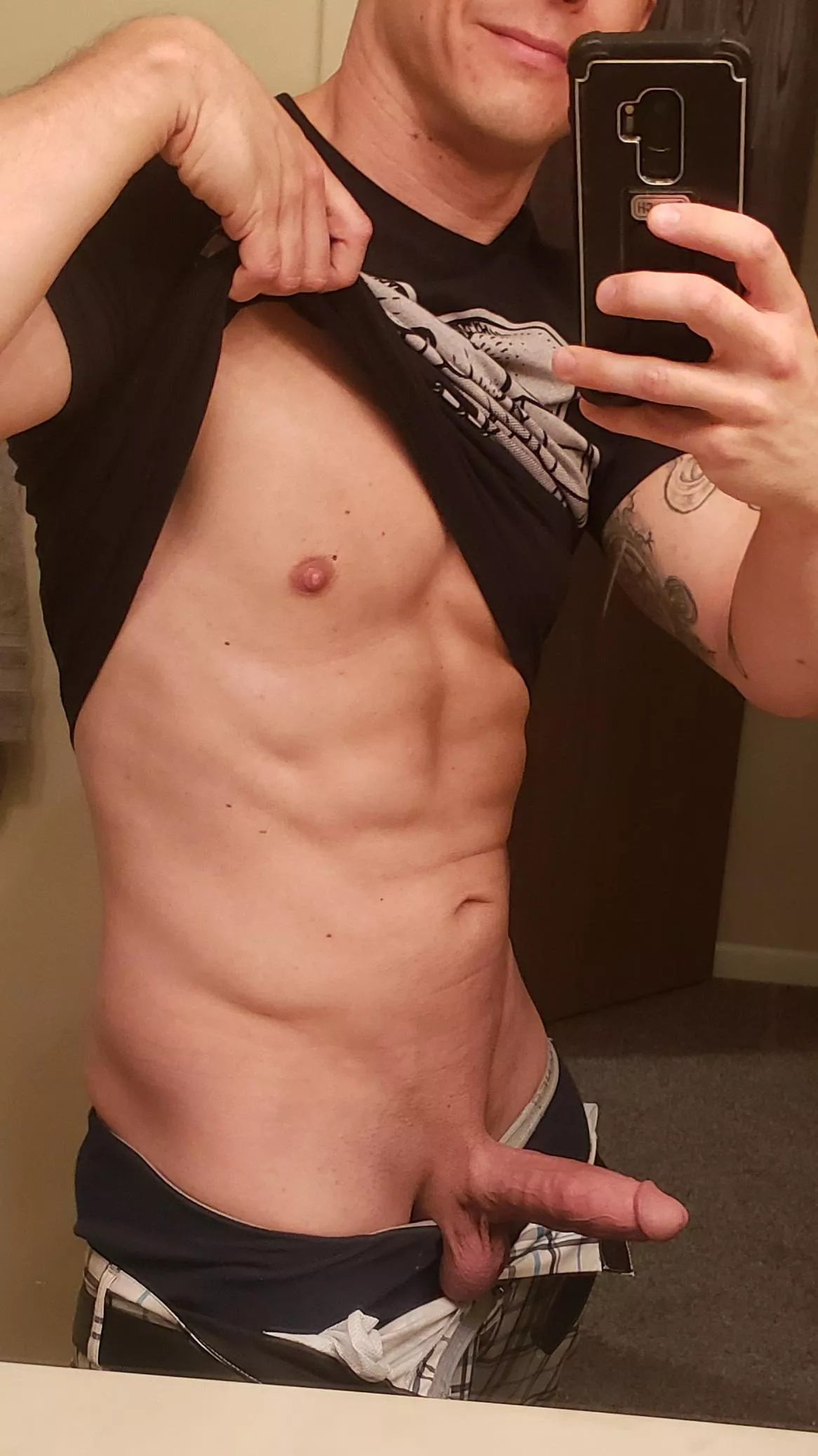 On your knees posted by CincyFitBull