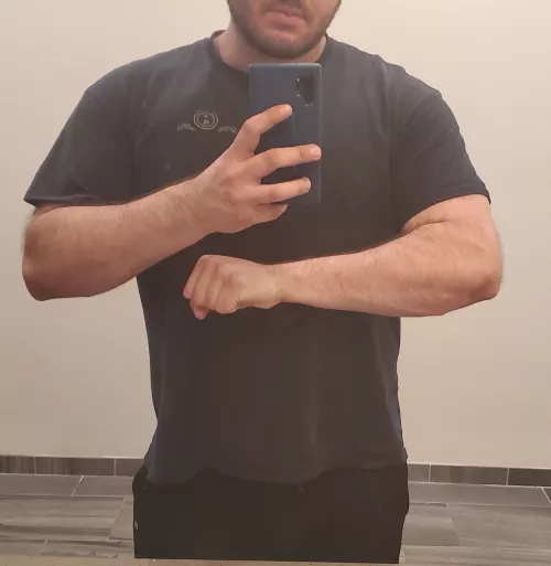 Once I grab on, I don't let go. by LilBabyCarrots