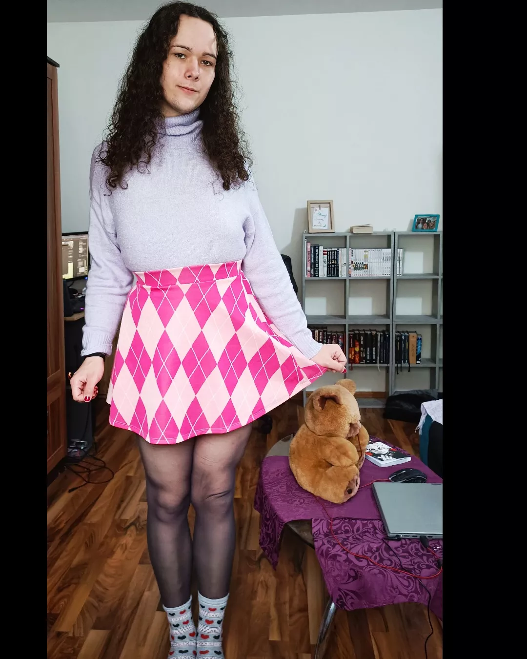 One more from yesterday. I'm scared I'm too big to be femme >_< posted by samuelbakos1234