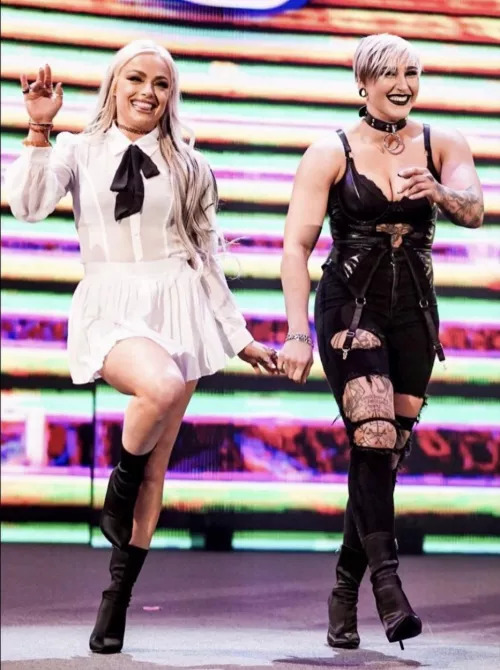 One more of Liv & Rhea by michalemartyr