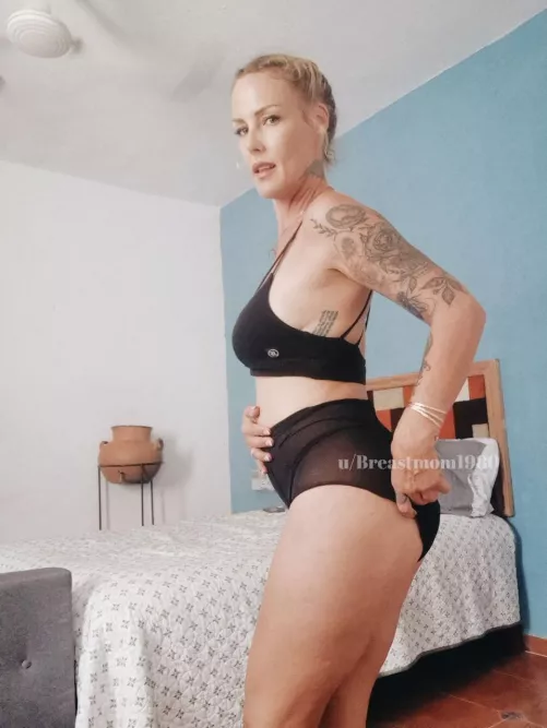 one more week and I'll be 43yo (F) by Breastmom1980