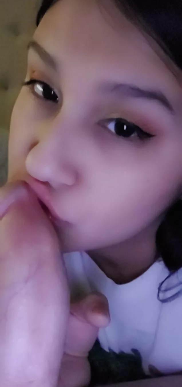 One of my dav things to do 🤭 posted by Ahri3316