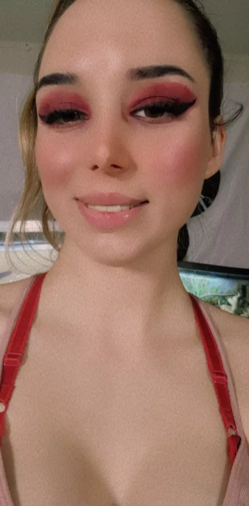 ONLINE NOW: http://chaturbate.com/b/xallikatx/ by xAlli_Katx